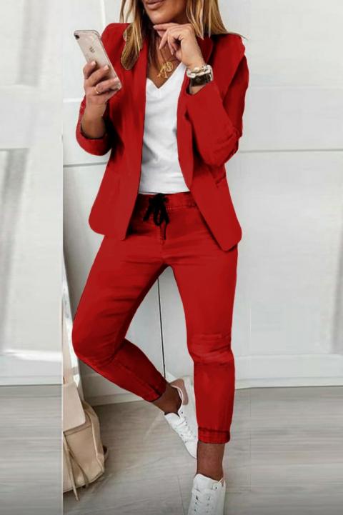 Elegantný nohavicový kostým Estrena, červený