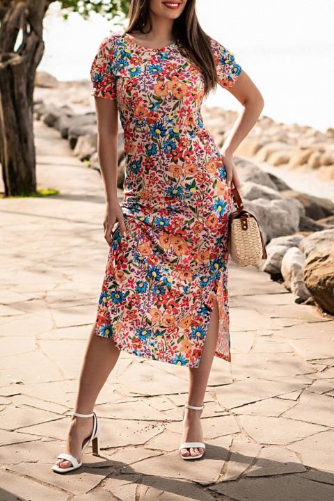 Modelka na obrázku meria 170 cm a má na sebe veľkosť S.