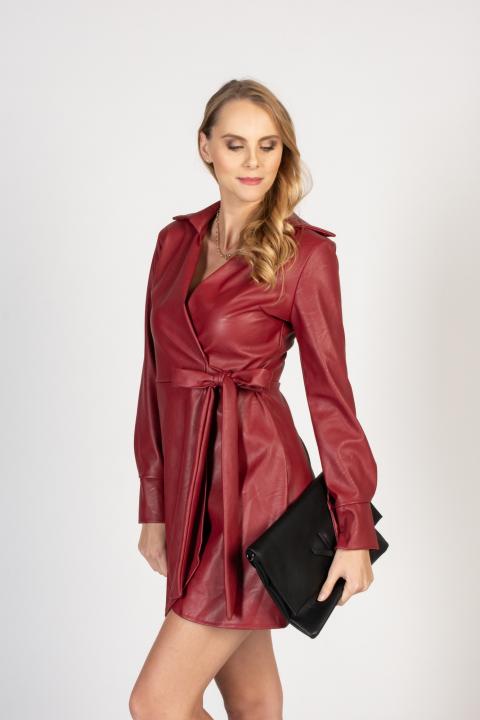 Elegantné mini šaty z umelej kože Pellita, červené