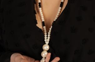 Elegantný náhrdelník s imitáciou perál Cartaya, biely
