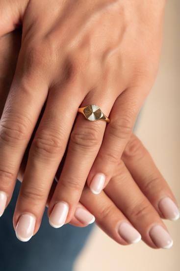 Elegantný prsteň, ART2104, zlatá farba.