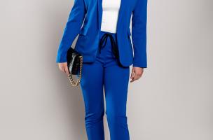 Elegantný jednofarebný nohavicový kostým Estrena, modrý