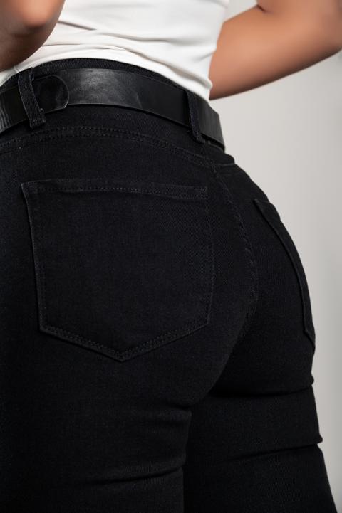 Úzke strečové džínsy, čierne