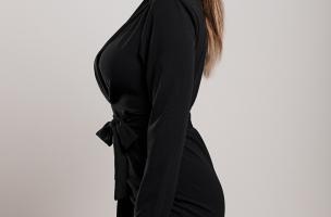 Elegantné mini šaty so širokým pásikom Rubya, čierne