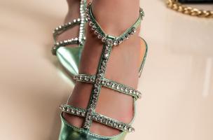 Sandále s ozdobnými kamienkami, zelené