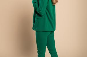 Elegantný jednofarebný nohavicový kostým Estrena, svetlo zelený